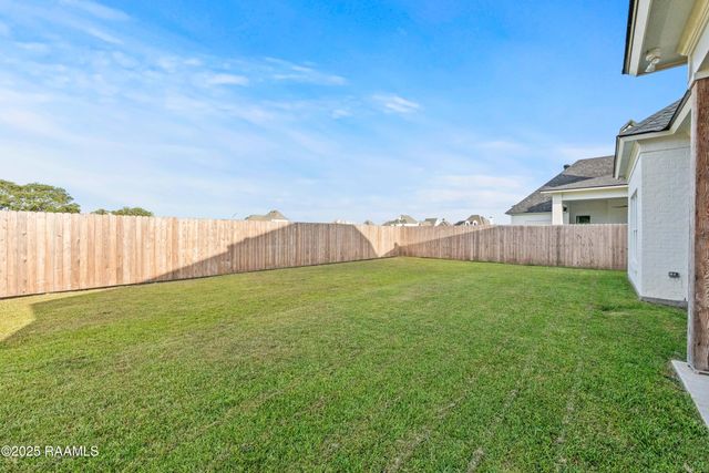 208 Crossbill Drive, Lafayette, LA 70508