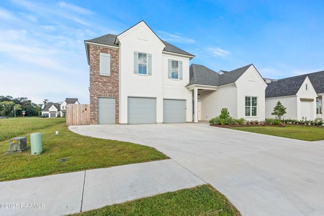 208 Crossbill Drive, Lafayette, LA 70508