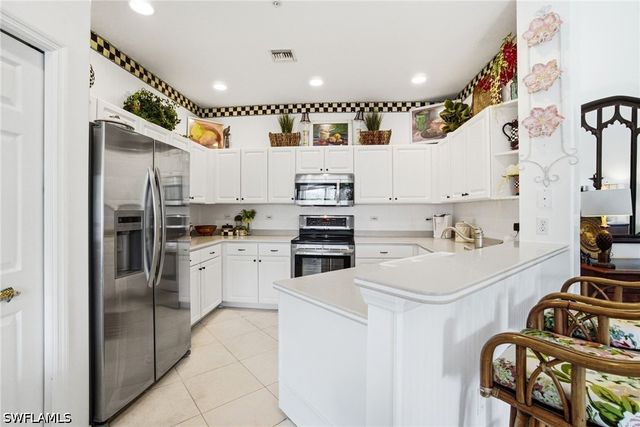 8430 Radcliffe TER 202, Naples, FL 34120