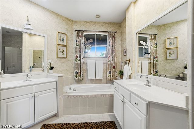 8430 Radcliffe TER 202, Naples, FL 34120