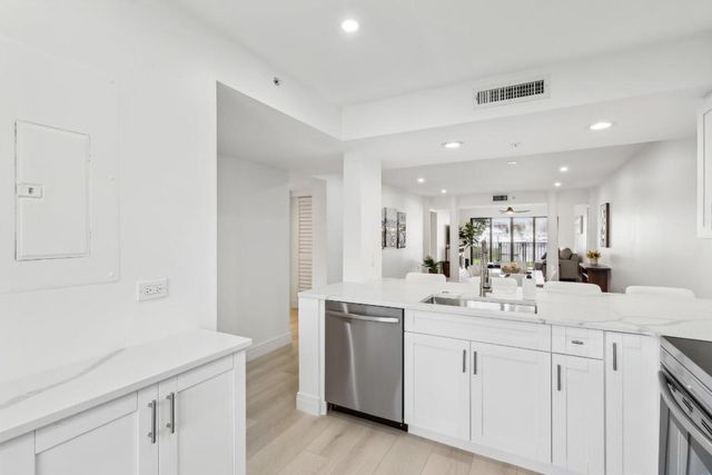 1601 Marina Isle Way 101, Jupiter, FL 33477