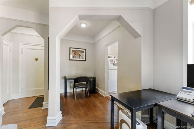 45 Pondfield Road W 6E, Bronxville, NY 10708