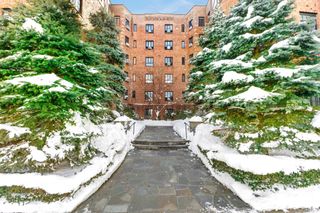 45 Pondfield Road W 6E, Bronxville, NY 10708