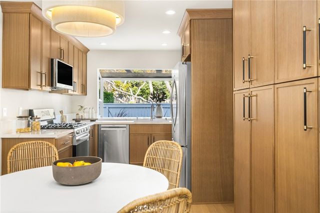 11 Thunder Trail 6, Irvine, CA 92614