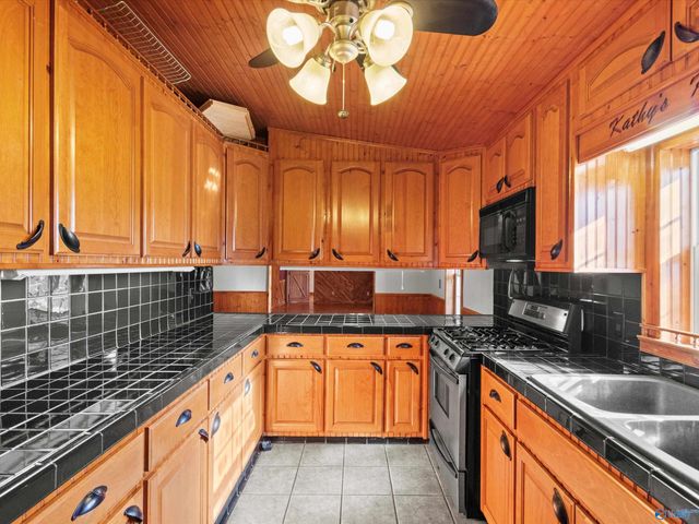 1511 Ready Section Road, Hazel Green, AL 35750