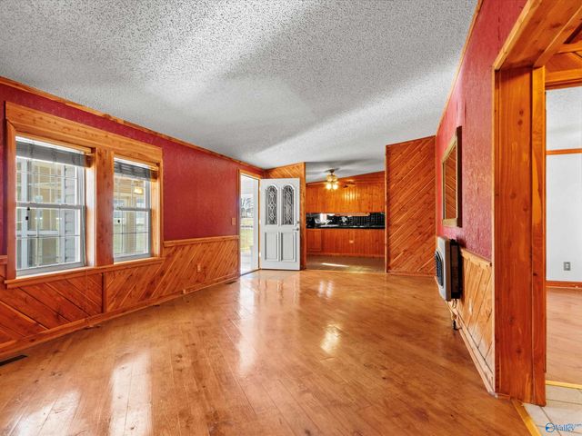 1511 Ready Section Road, Hazel Green, AL 35750