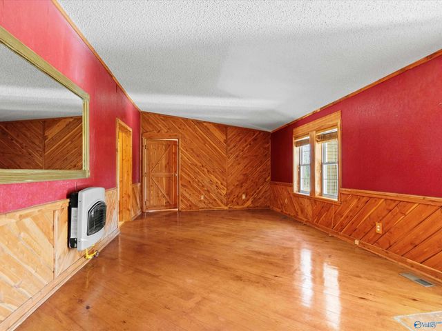 1511 Ready Section Road, Hazel Green, AL 35750