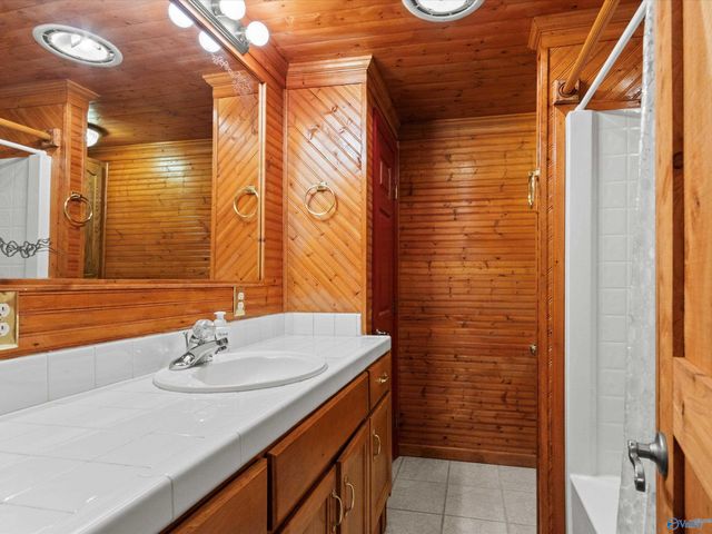 1511 Ready Section Road, Hazel Green, AL 35750