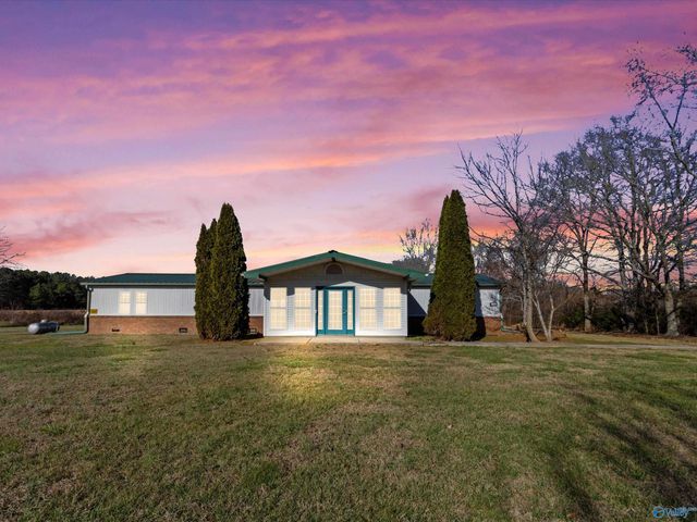 1511 Ready Section Road, Hazel Green, AL 35750