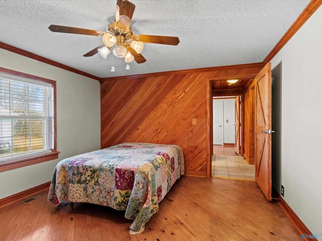 1511 Ready Section Road, Hazel Green, AL 35750