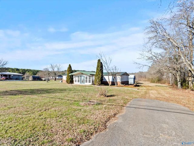 1511 Ready Section Road, Hazel Green, AL 35750