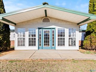 1511 Ready Section Road, Hazel Green, AL 35750