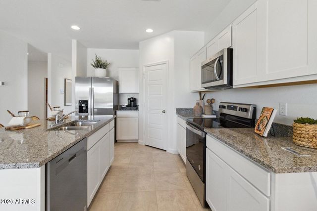 38180 W FRASCATI Avenue, Maricopa, AZ 85138