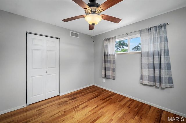 236 Hillcrest Boulevard, Ballwin, MO 63021