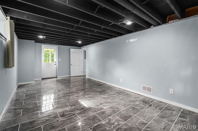 236 Hillcrest Boulevard, Ballwin, MO 63021