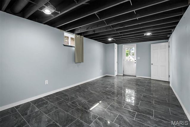 236 Hillcrest Boulevard, Ballwin, MO 63021