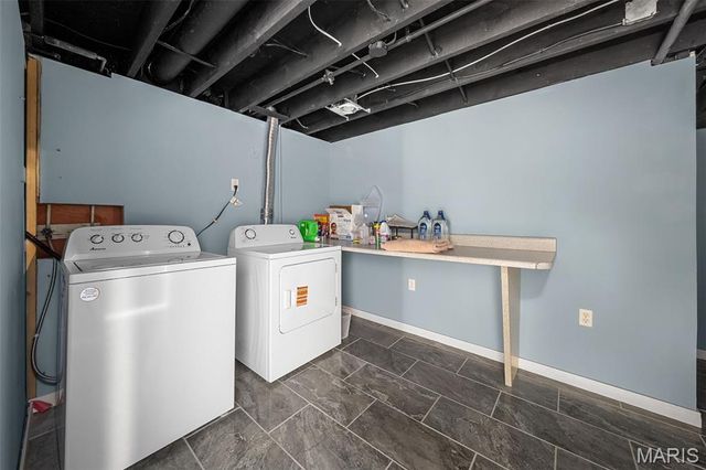 236 Hillcrest Boulevard, Ballwin, MO 63021