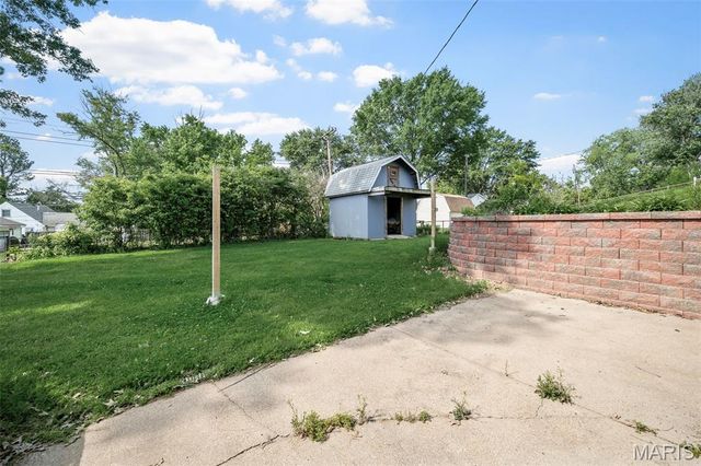 236 Hillcrest Boulevard, Ballwin, MO 63021