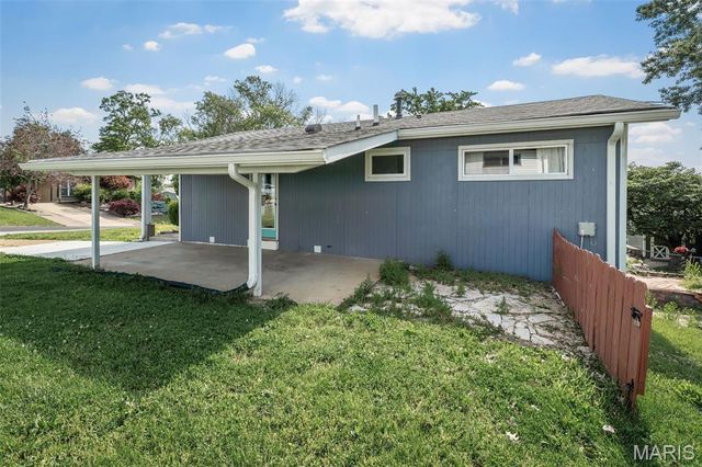 236 Hillcrest Boulevard, Ballwin, MO 63021