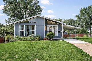 236 Hillcrest Boulevard, Ballwin, MO 63021