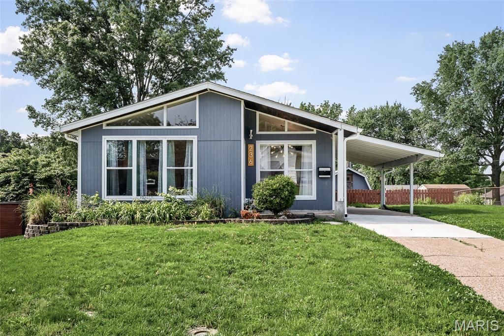 236 Hillcrest Boulevard, Ballwin, MO 63021