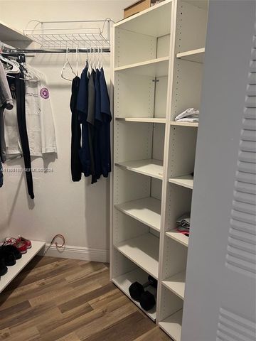 9403 Fontainebleau Blvd 211-21, Miami, FL 33172