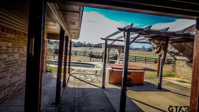 21781 CR 2160, Troup, TX 75789