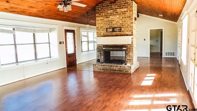 21781 CR 2160, Troup, TX 75789