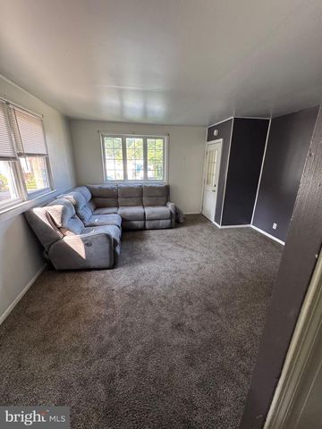 332 FERNWOOD AVE, Folsom, PA 19033