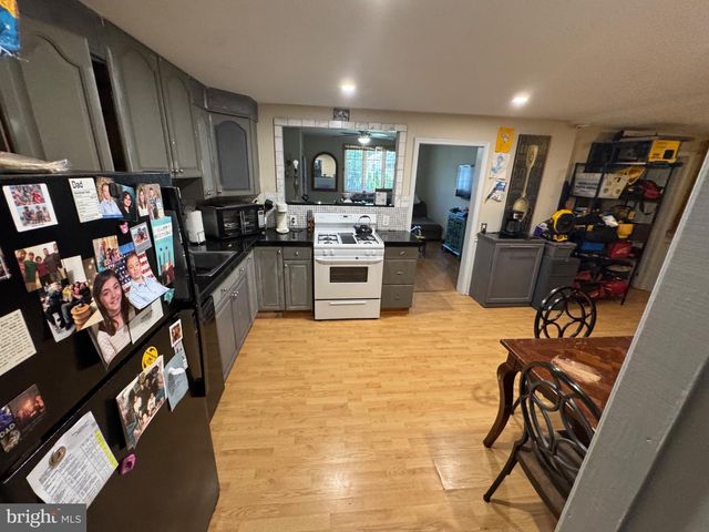 332 FERNWOOD AVE, Folsom, PA 19033