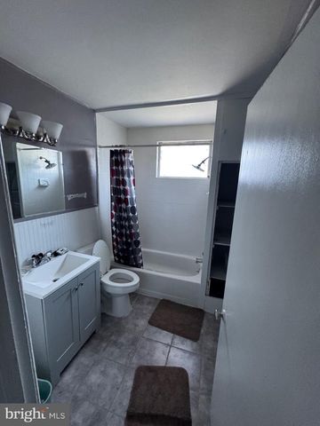 332 FERNWOOD AVE, Folsom, PA 19033