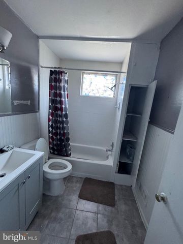 332 FERNWOOD AVE, Folsom, PA 19033