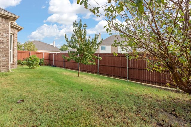 1612 Scarlet Crown Drive, Fort Worth, TX 76177
