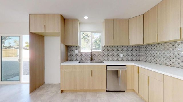 2356 N Blando Road, Palm Springs, CA 92262