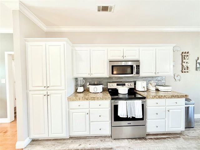 23 Angelfish Avenue, Russellville, AR 72802