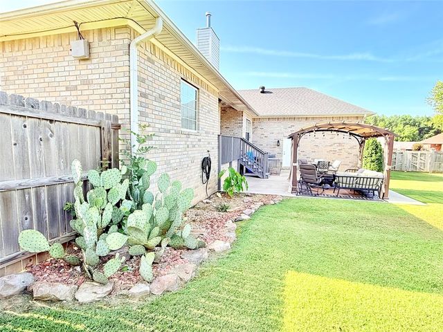 23 Angelfish Avenue, Russellville, AR 72802