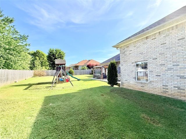23 Angelfish Avenue, Russellville, AR 72802