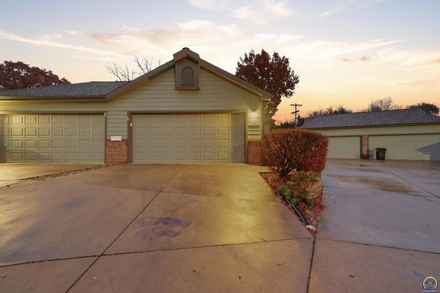2828 Kelly Cir, Manhattan, KS 66502