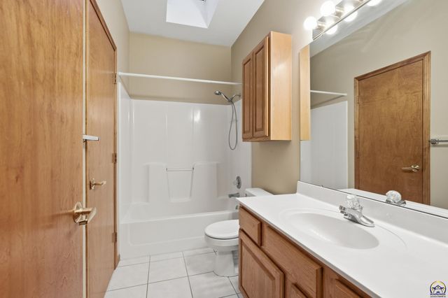 2828 Kelly Cir, Manhattan, KS 66502