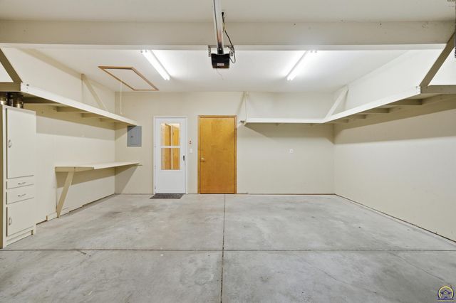 2828 Kelly Cir, Manhattan, KS 66502