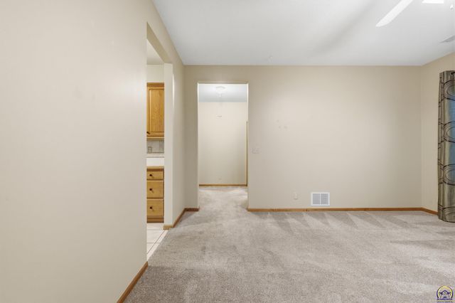 2828 Kelly Cir, Manhattan, KS 66502