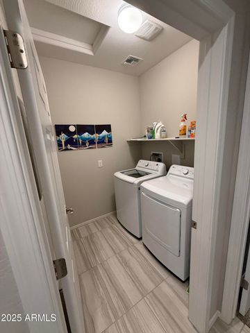 6395 W OAKMONT Court, Florence, AZ 85132