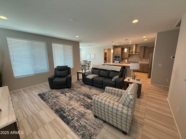 6395 W OAKMONT Court, Florence, AZ 85132