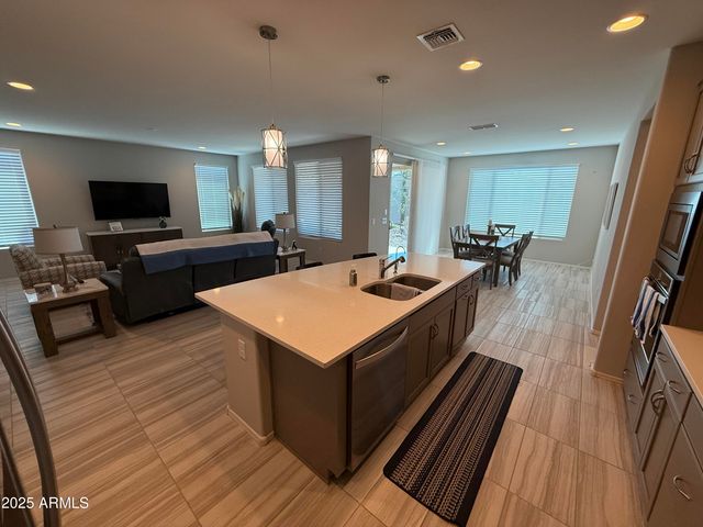 6395 W OAKMONT Court, Florence, AZ 85132