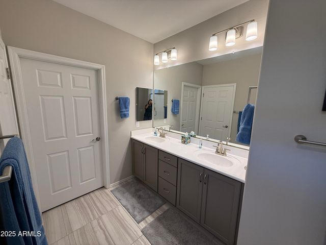 6395 W OAKMONT Court, Florence, AZ 85132