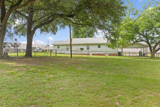 117 Moore Drive, Palestine, TX 75801