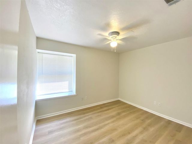 15 Tremont Woods Court, The Woodlands, TX 77381