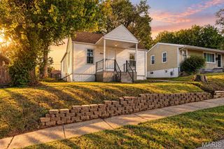 9523 Theodosia Avenue, Overland, MO 63114