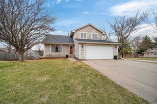280 NW Prairie Creek Drive, Grimes, IA 50111