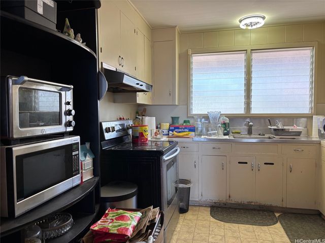 1356 Mamalu Street, Honolulu, HI 96817